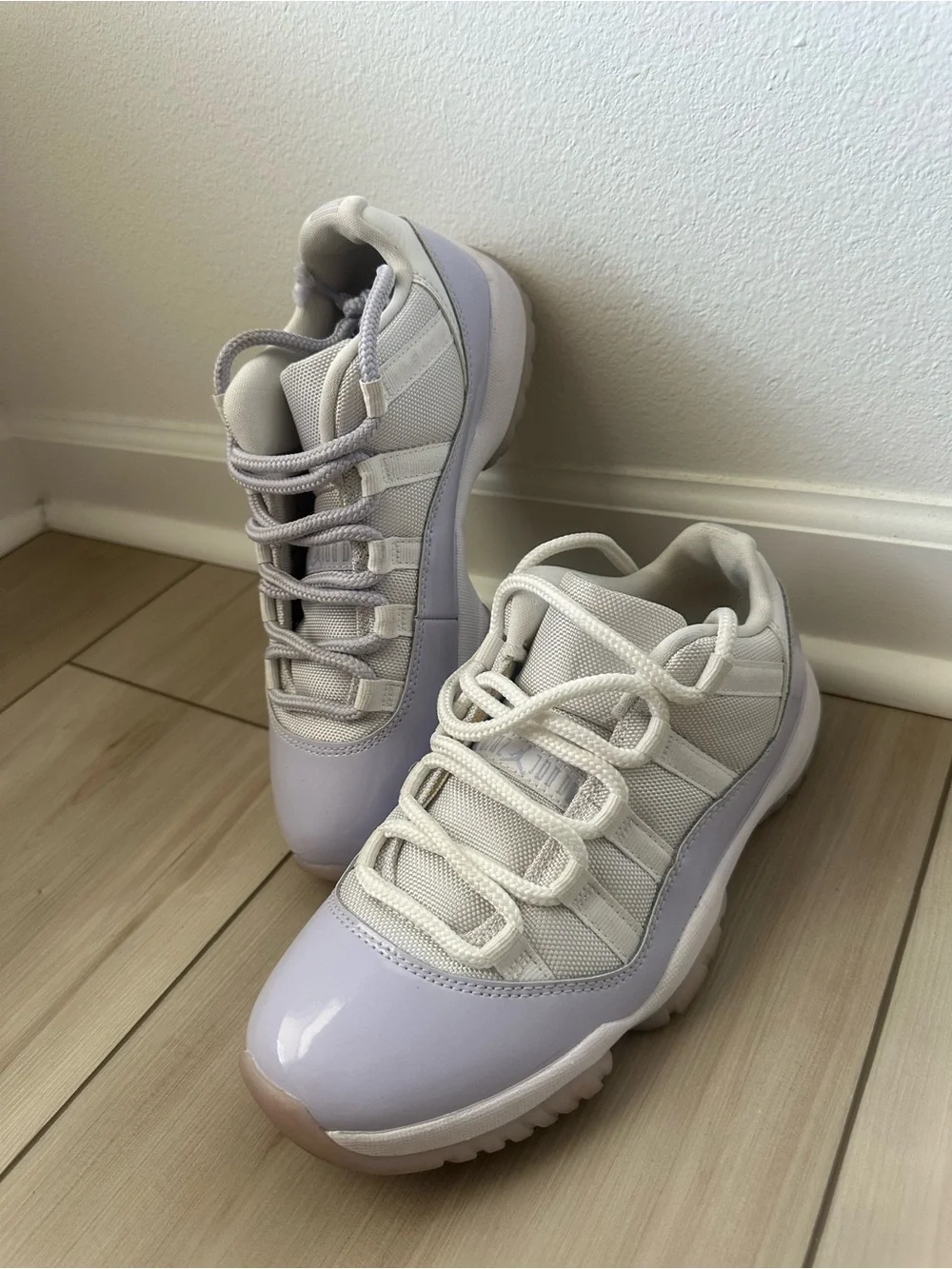 Jordan Kids Low Top Sneakers in Light Lavender and White
